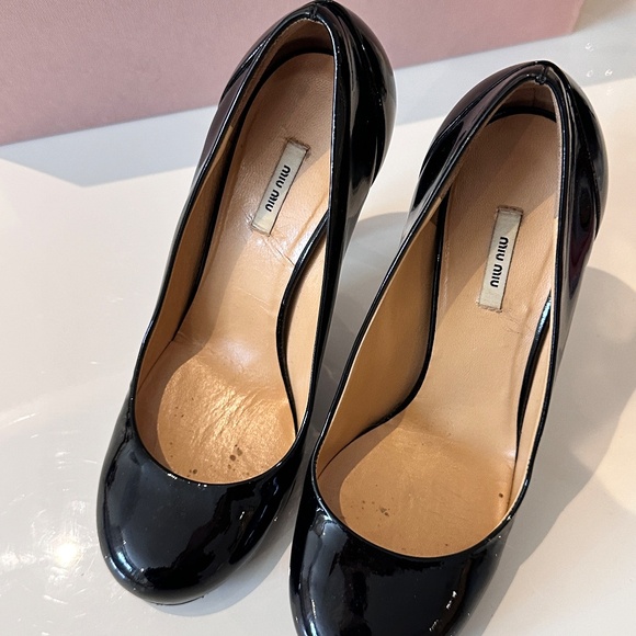 Miu Miu Black Patent Leather Stiletto Heels - Size 35 - Picture 2 of 6